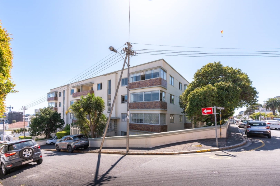To Let 3 Bedroom Property for Rent in Sea Point Western Cape